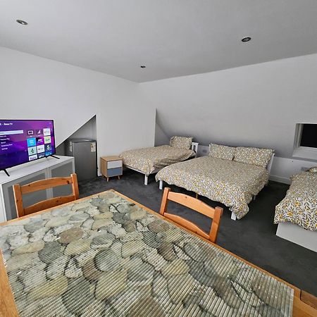 Snoozeden Westmead, Windsor Apartment Exterior photo