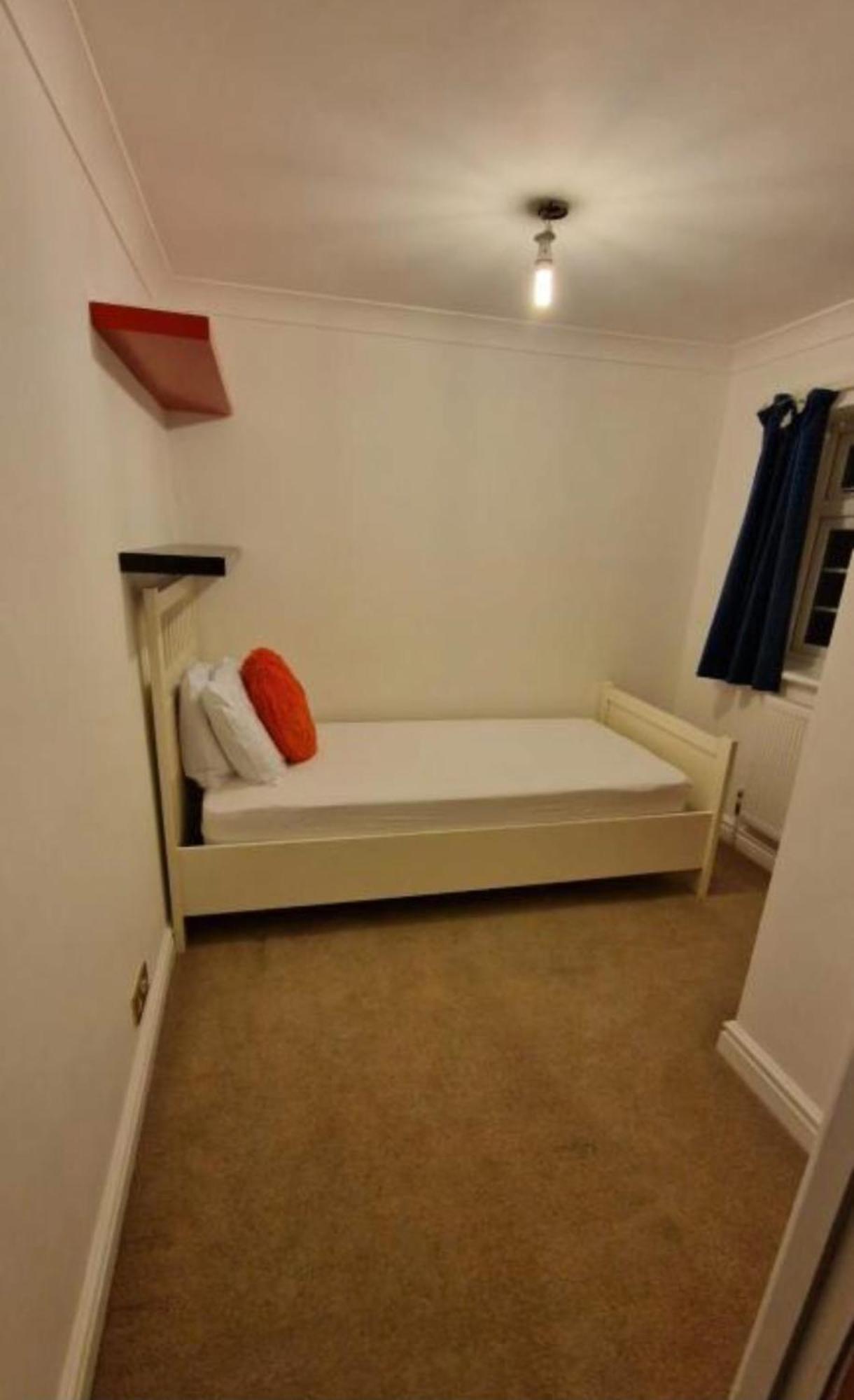 Snoozeden Westmead, Windsor Apartment Exterior photo